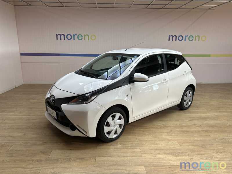 TOYOTA Aygo - 1.0 x-play 5p m-mt - usato
