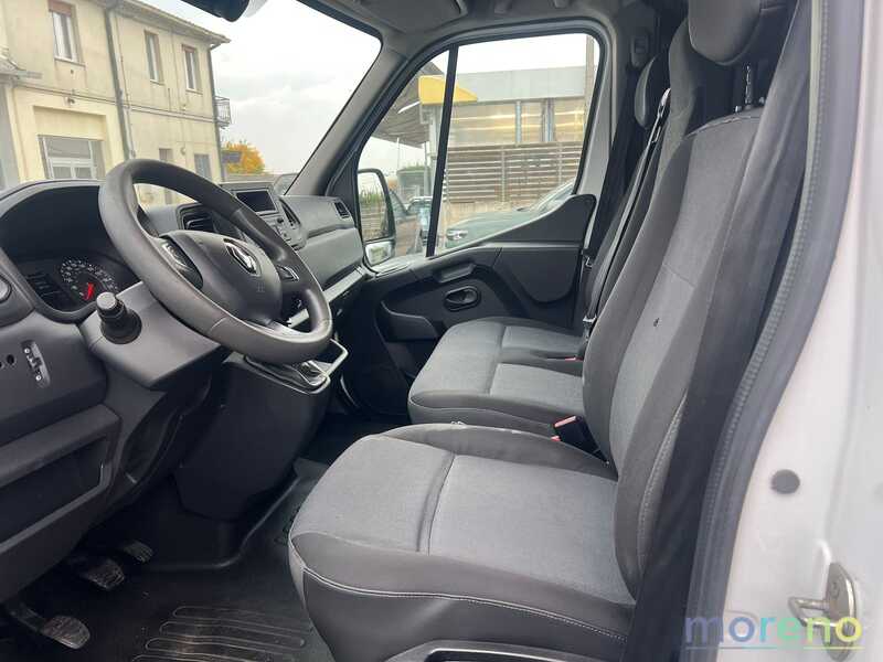 RENAULT Master - T28 2.3 dci 135cv L1 H1 - usato