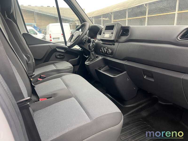 RENAULT Master - T28 2.3 dci 135cv L1 H1 - usato