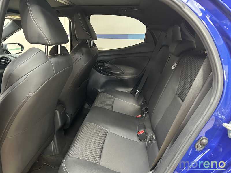 TOYOTA Yaris - 1.5h Lounge - usato