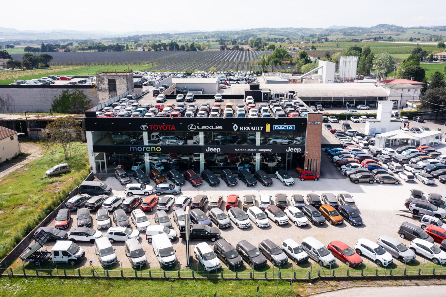 sede Moreno con esposizione auto