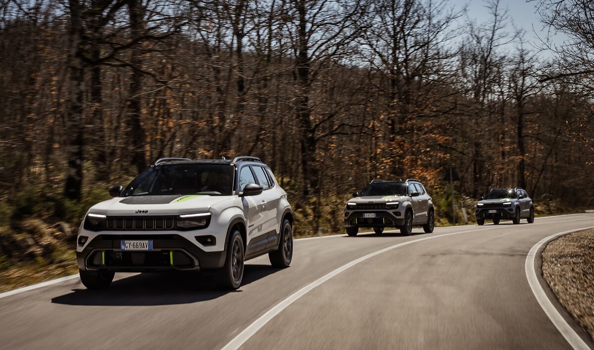 jeep avenger su strada