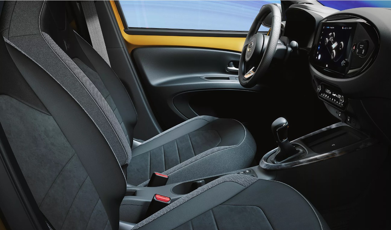 Toyota Aygo X Hybrid interni