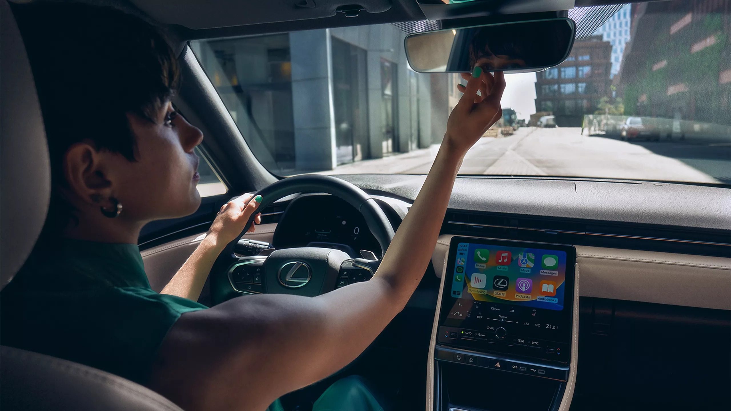 lexus lbx interni display e guida