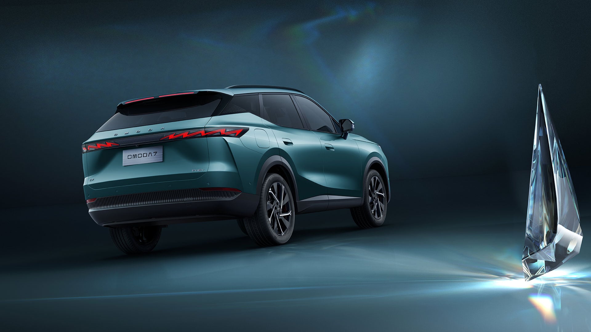 Omoda 7 SHS-P, è un SUV plug-in hybrid di segmento C/D pensato per chi cerca efficienza elettrificata, spazio e versatilità d’uso quotidiano.