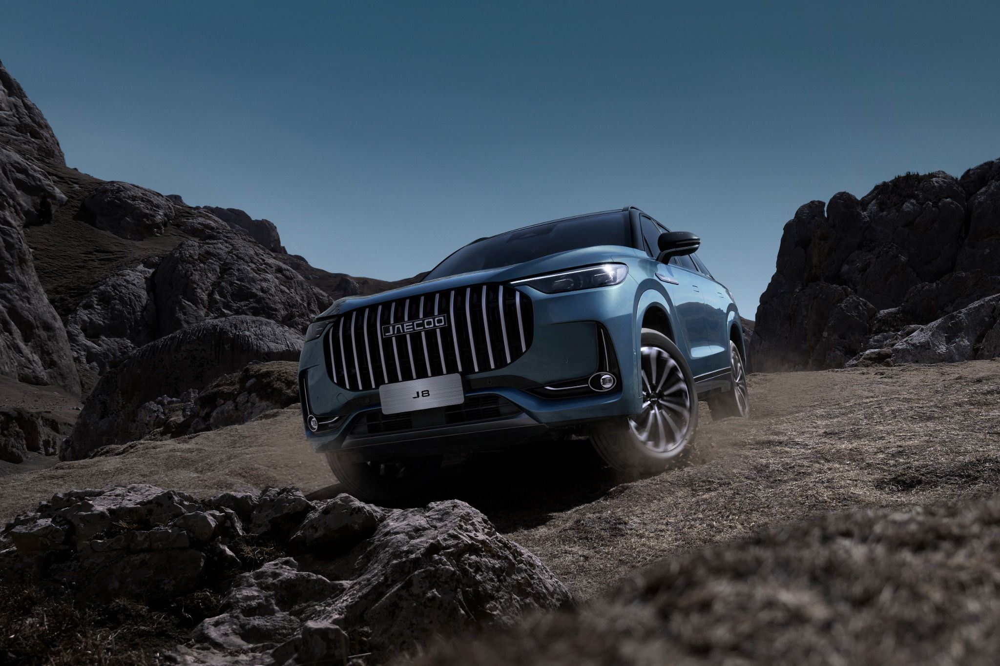 Motore Jaecoo 8 SUV ibrido con 428 CV, sistema super hybrid, trazione integrale, prestazioni e consumi