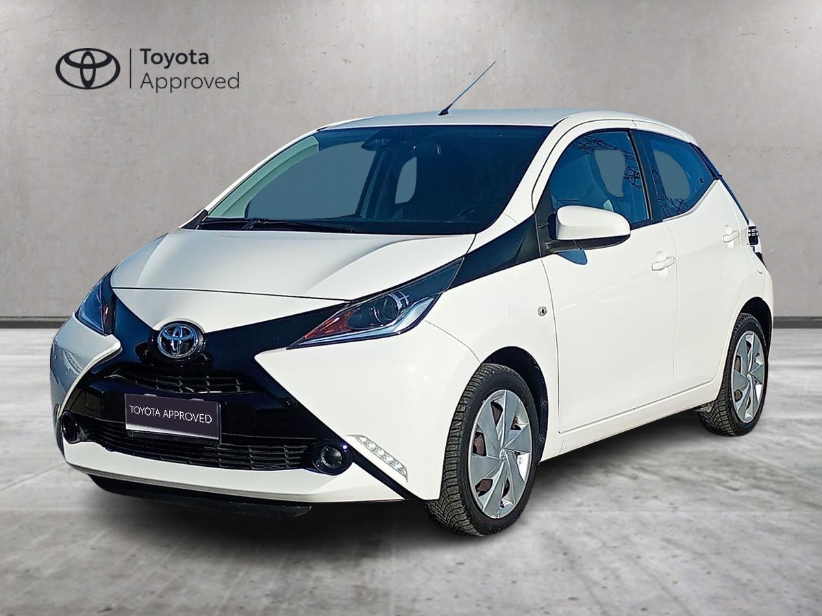 TOYOTA Aygo - 5 Porte 1.0 VVT-i x-play my15 - usato